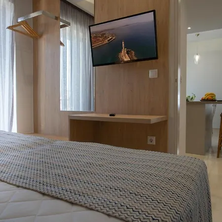 Chania City Апартаменти *